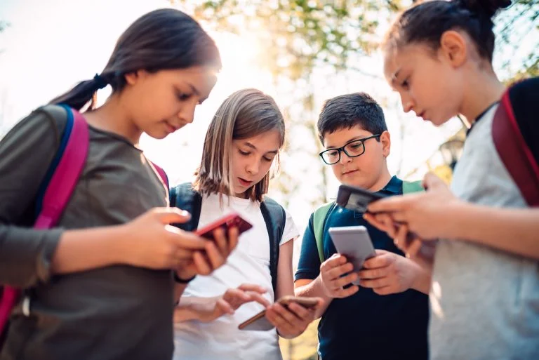 Nova lei aumenta penas para violência sexual digital contra crianças e adolescentes