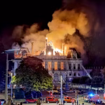 Prefeitura histórica de Limoges, destruída em protestos na França