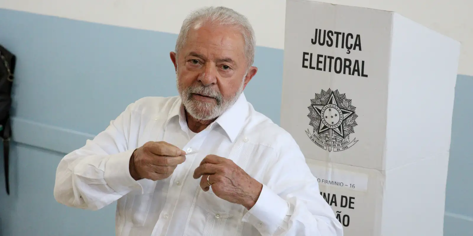 Lula é reeleito para o quarto mandato à Presidência da República